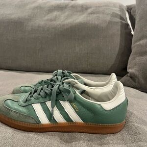 Silver Green/ Chalk White Gum Sole Adidas Sambas